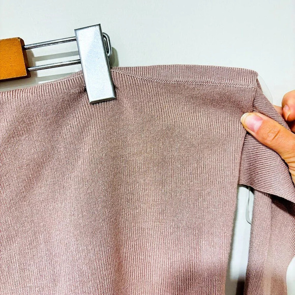 REITMANS Ribbed top with crossover halter neckline - Picture 4 of 5